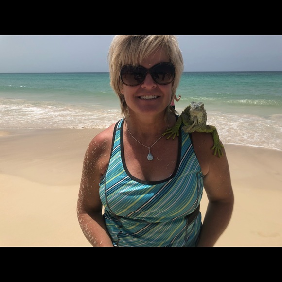 Meet your Posher, Claire - Picture 2 of 2